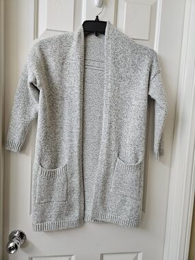 Cozy Open-Front Women's Cardigan Sweater in Light Gray